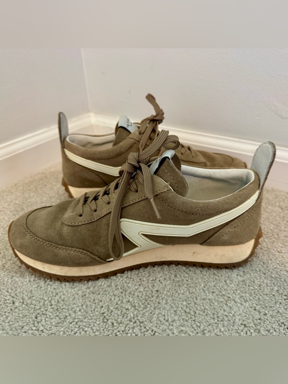 rag & bone Women’s Suede Retro Sneaker in Light Sand - Picture 8 of 8